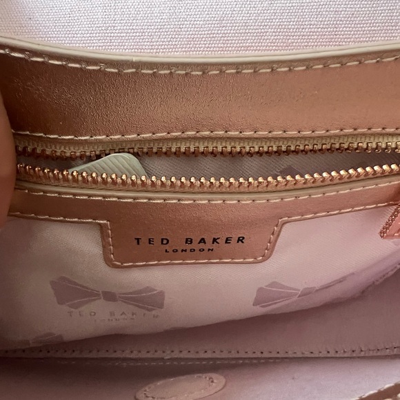 Ted Baker Crossbody bag in rose gold with tags. - Picture 4 of 6